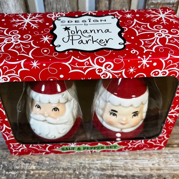 Johanna Parker Mr. & Mrs. Claus Salt / Pepper Shakers - Picture 2 of 5